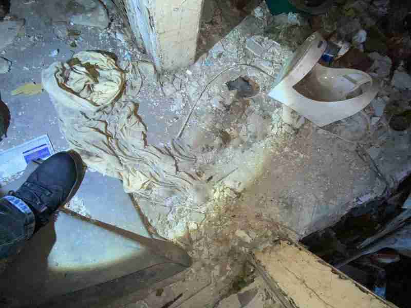 14475 Robson (9).jpg